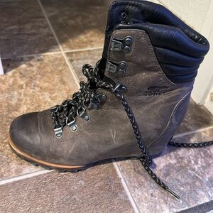 Sorel Conquest waterproof Wedge Boots NWT